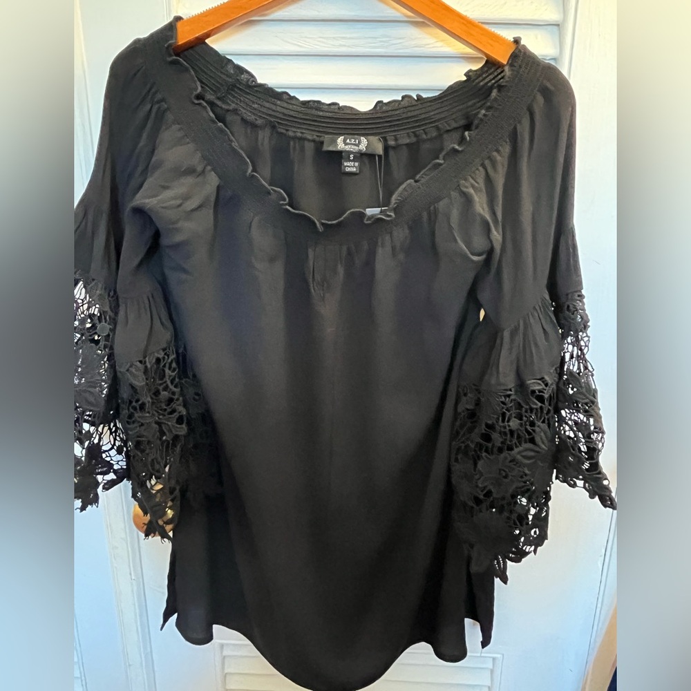 AZI Women’s Black Blouse with Lace Sleeves. Size S. NWT.